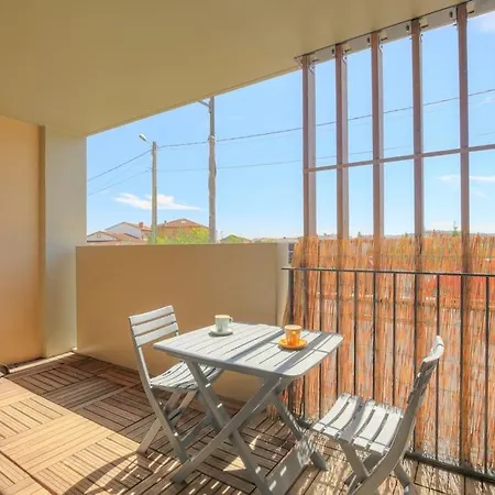 Appartement Avec Parking Souterrain Et Copropriete Calme Villefranche-sur-Saône Exterior foto